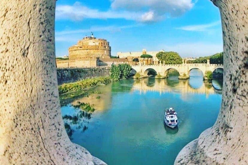 Castel Sant'Angelo: Entry Ticket + Hop-on Hop-off Boat Tour View from Ponte Vittorio