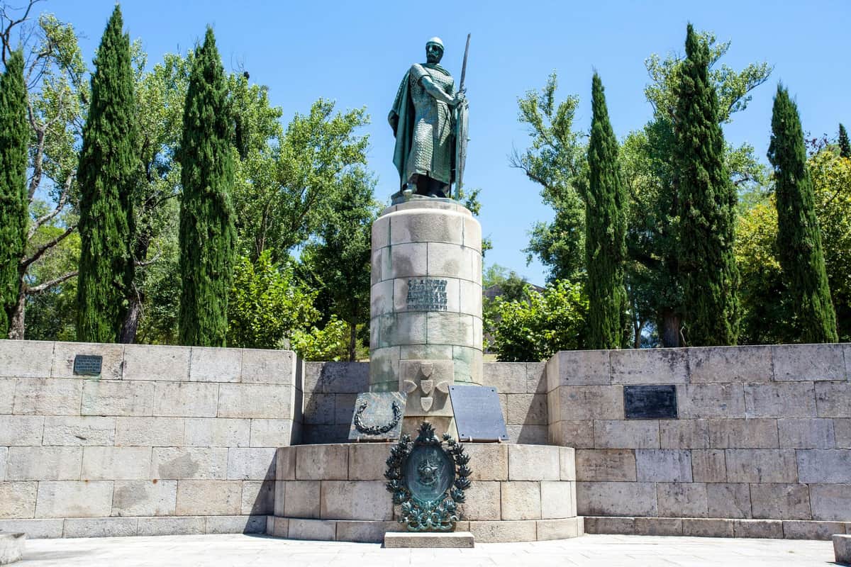 Braga & Guimarães: Heritage Tour King Alphonse Henriques