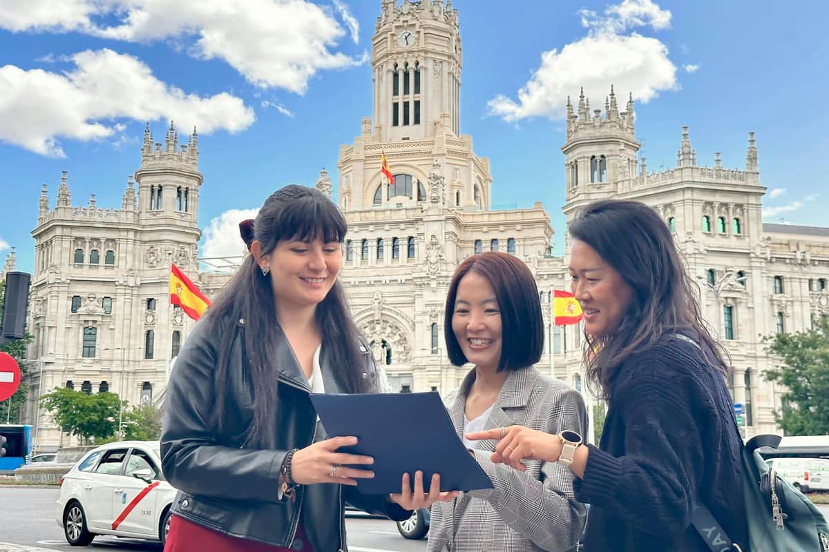 Madrid: Guided City Tour + Prado Museum & Royal Palace Fast Track Entry & Visit Cibeles palace and fountain