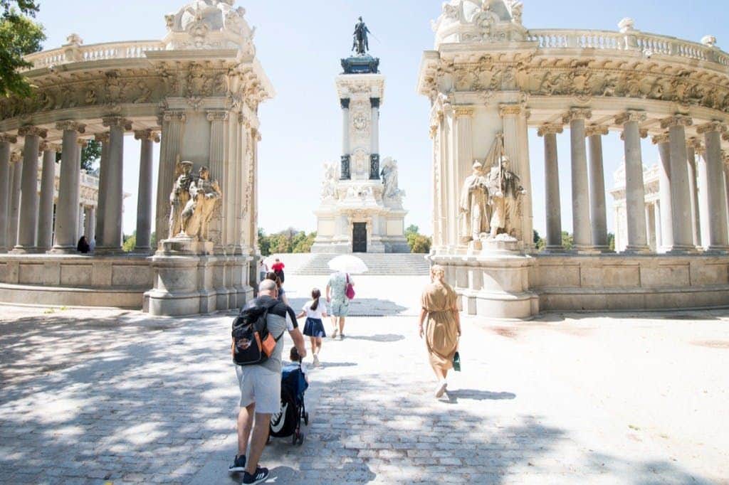 Royal Palace & Retiro Park Madrid: Half-Day Guided Tour with Tapas Tasting El Retiro Park