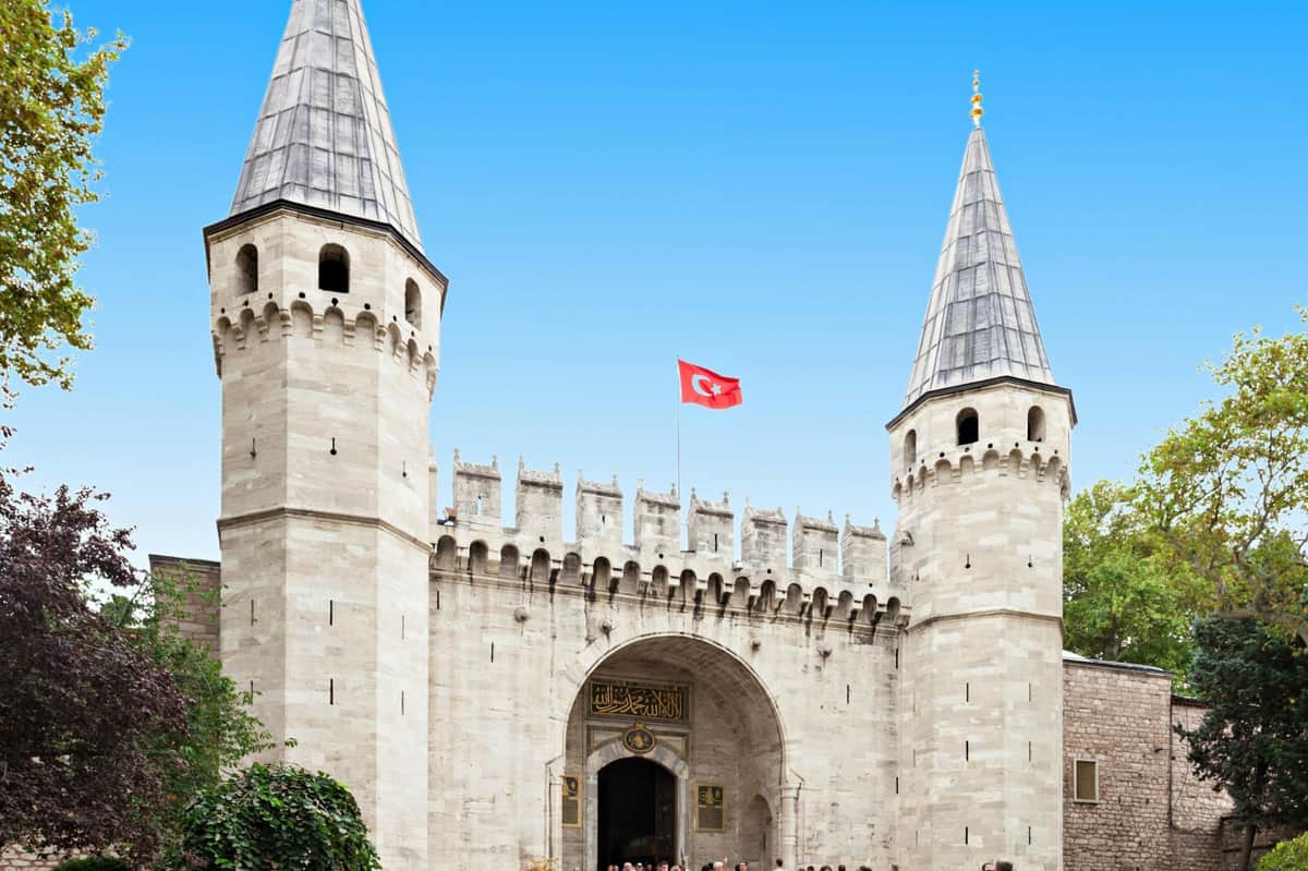 Topkapi Palace: Entry Ticket + Guided Tour Second entry gate of the palace in first courtyard