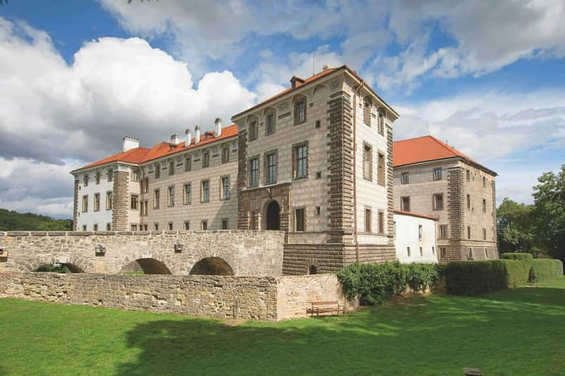 Nelahozeves Castle: Entry Ticket + Audio Guide