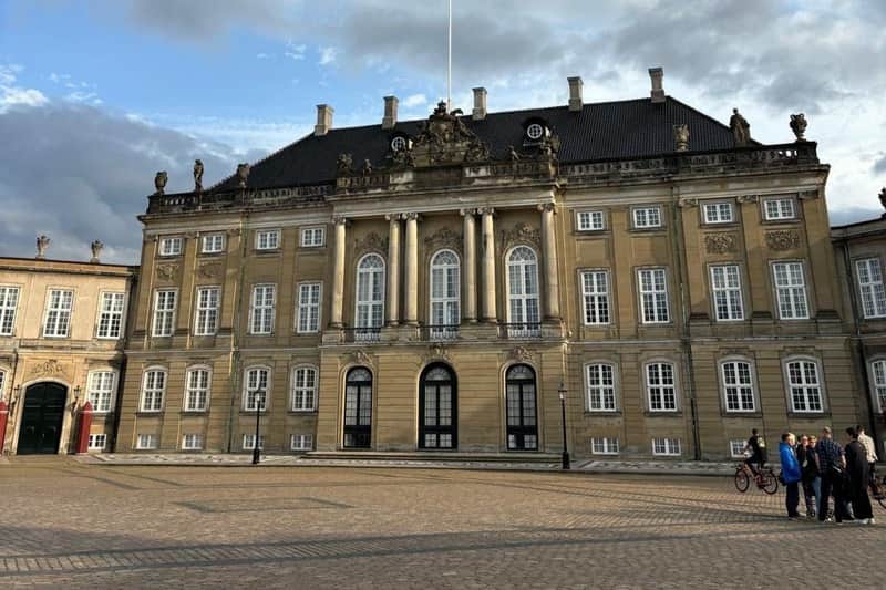 Amalienborg Palace: Guided Tour