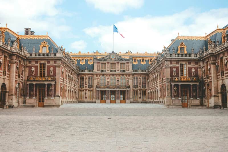 Eiffel Tower & Versailles Palace: Day Tour from Paris + Roundtrip Train Tickets