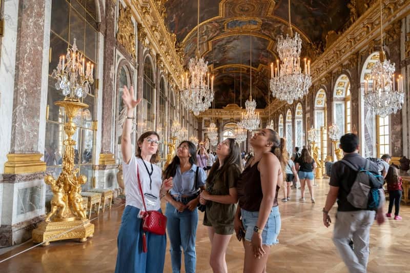Palace of Versailles: Skip The Line Ticket + Guided Tour + Transport from Paris