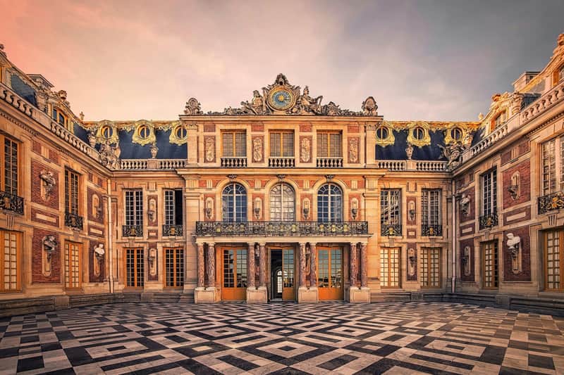Palace of Versailles: Entry Ticket + Roundtrip Transport