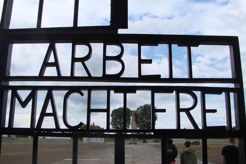 Sachsenhausen & Potsdam: Guided Tour from Berlin
