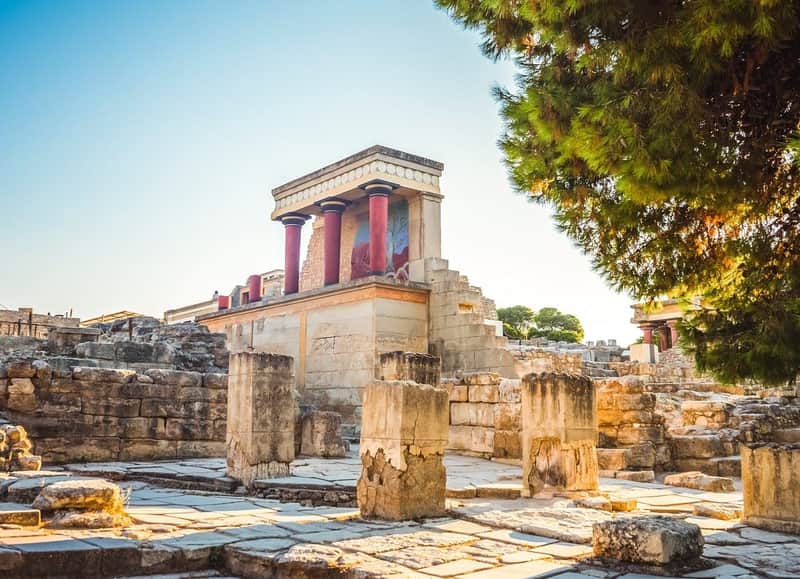 Palace of Knossos: Entry Ticket + Digital Hellenic Heritage Guide