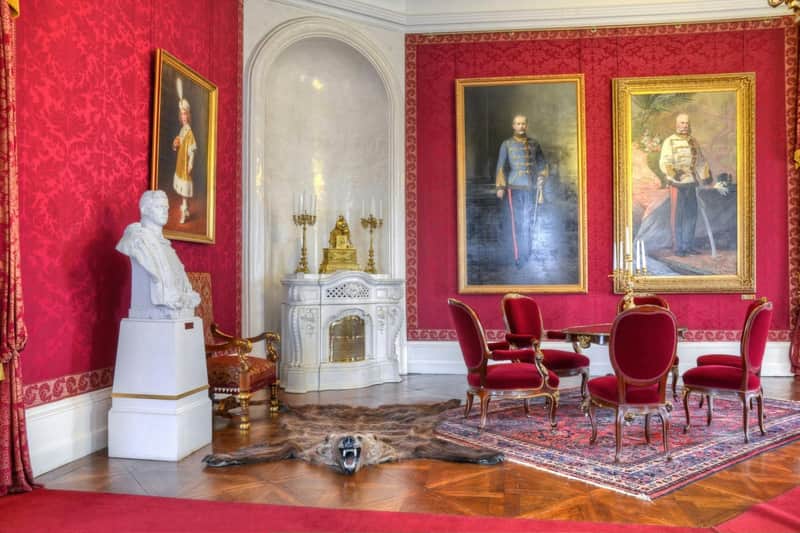 Sisi's Gödöllő Palace: Guided Tour from Budapest