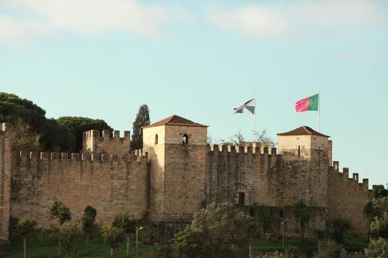 São Jorge Castle: Fast Track Ticket + Guided Tour