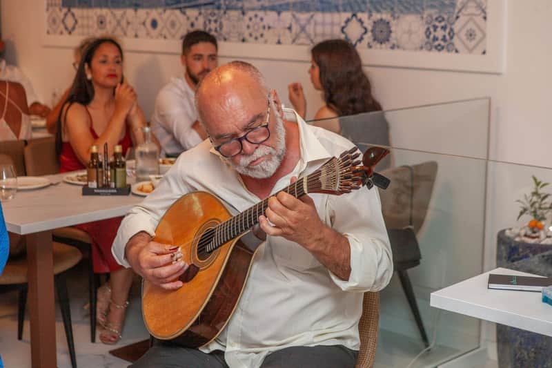 Portimão: Fado Show with Algarvian Tapas Tasting