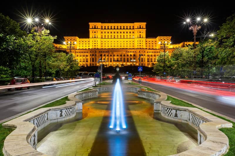 Bucharest Palace of Parliament: Spanish Guided Tour