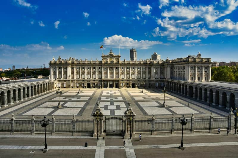 Royal Palace of Madrid: Small Group Guided Tour