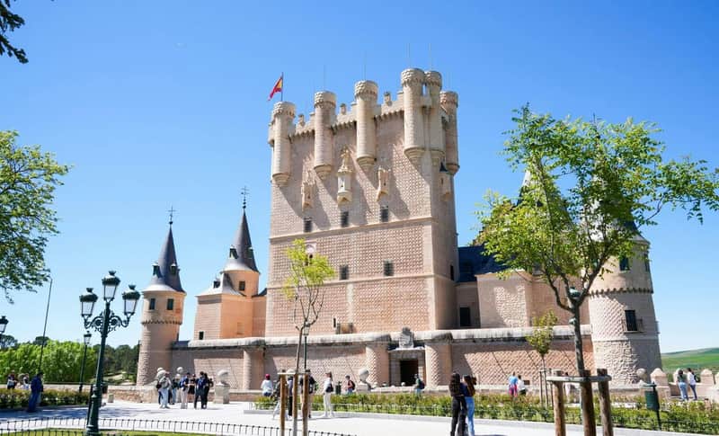 Segovia: Tour from Madrid + Optional Cathedral & Alcázar Entry