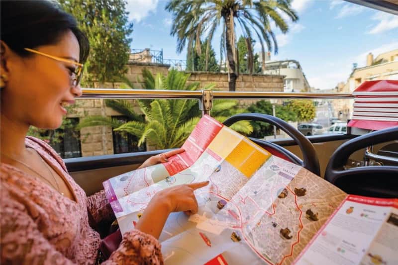 Mallorca: Hop-on Hop-off Bus Tour with Attraction Entry Tickets