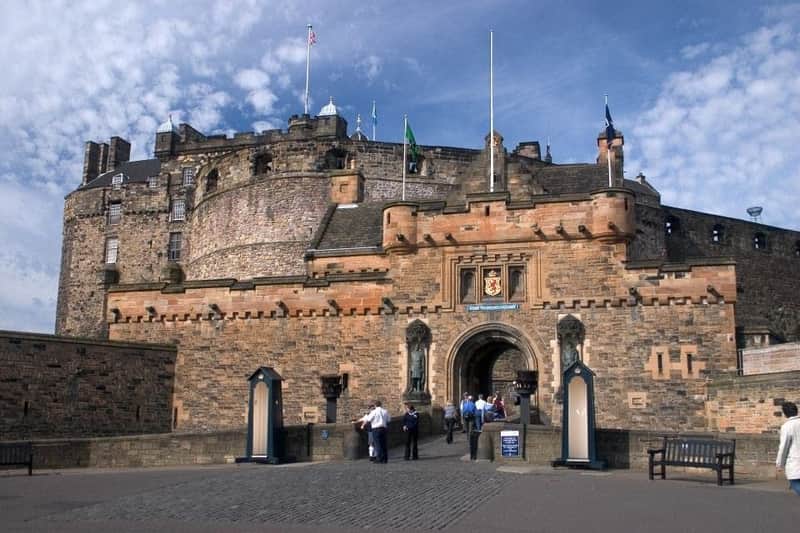 Edinburgh Castle: Entry Ticket + Guided Tour Edinburgh Castle: Entry Ticket + Guided Tour
