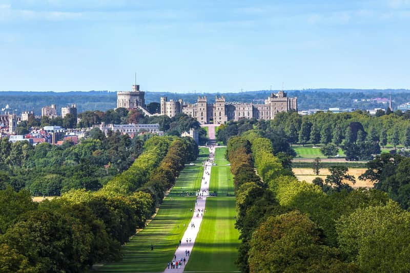 Stonehenge & Windsor Castle: Day Trip from London