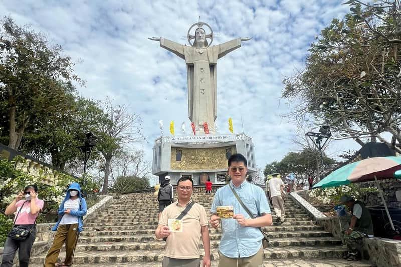 Vung Tau: Guided Day Tour from Ho Chi Minh City + Lunch